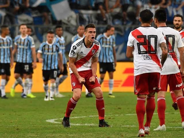 Rafael Borré em seu último clube na América do Sul